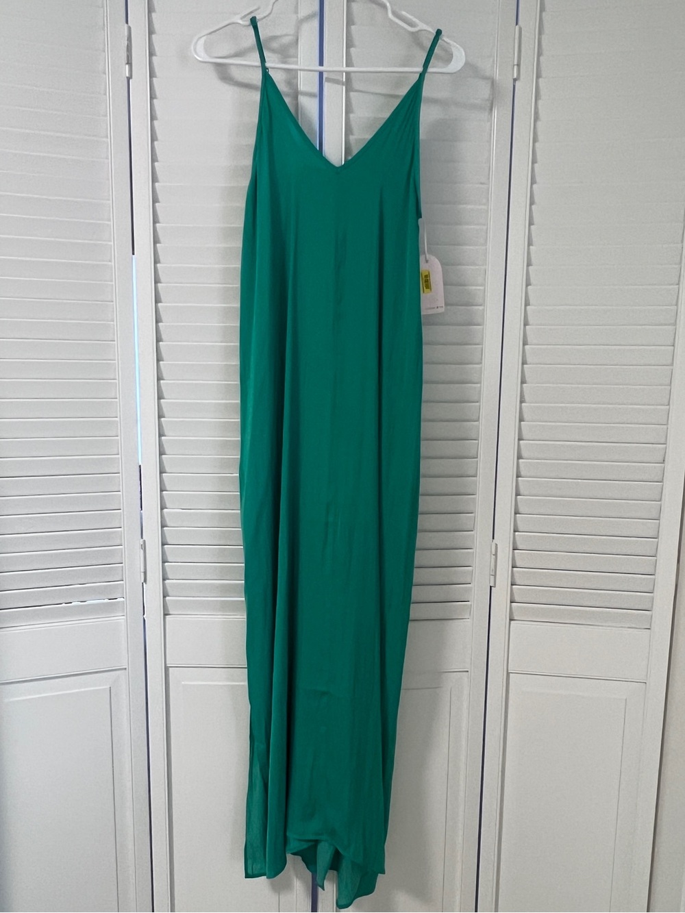 Green V-Neck Maxi Slip Dress with Spaghetti Straps And Slit